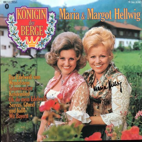 Signiert von Maria Hellwig.